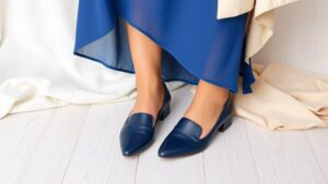 Jakie buty nosić do sukni marynarskiej? Sprawdź inspiracje modowe!