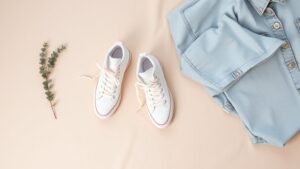 Jakie buty nosić do boyfriendów? Sprawdź stylowe inspiracje!