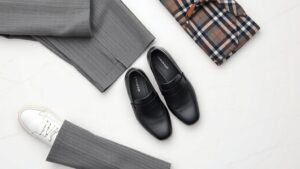 Jakie buty nosić z spodniami w kratę? Sprawdź stylowe inspiracje!